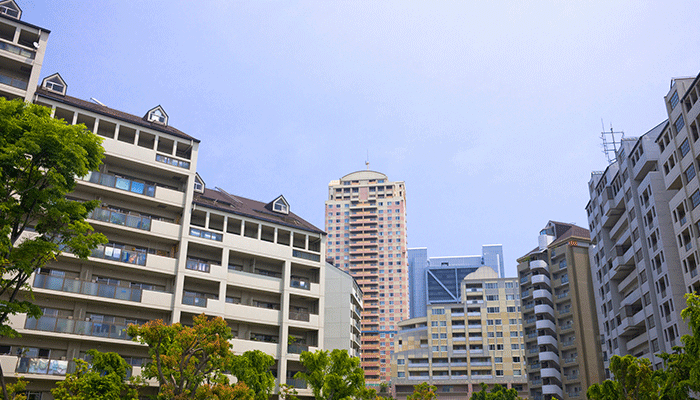 マンションが立ち並んでいる景色