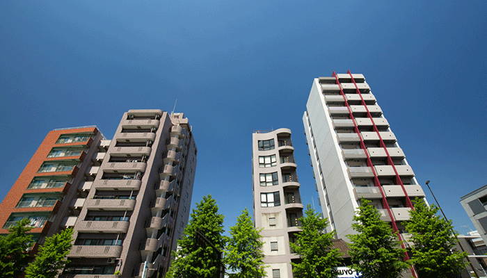 マンションが建ち並んでいる景色